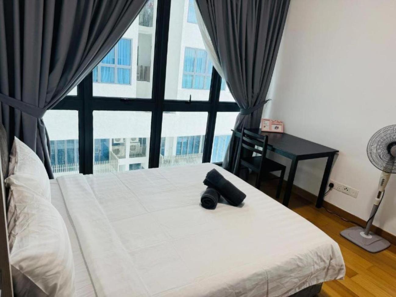 The Luxe Colony Klcc By Sky Pool Apartment Kuala Lumpur Exterior foto