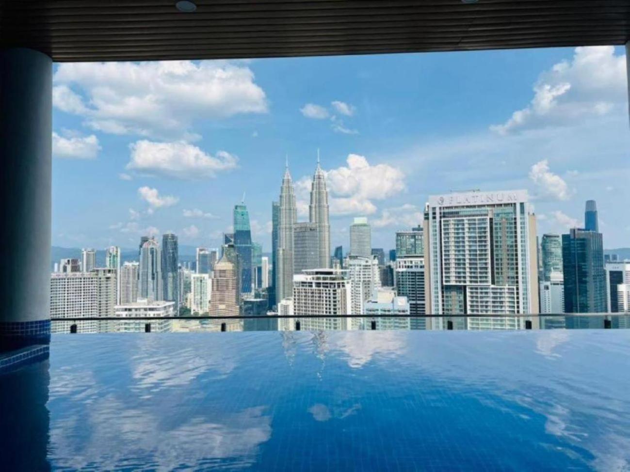 The Luxe Colony Klcc By Sky Pool Apartment Kuala Lumpur Exterior foto