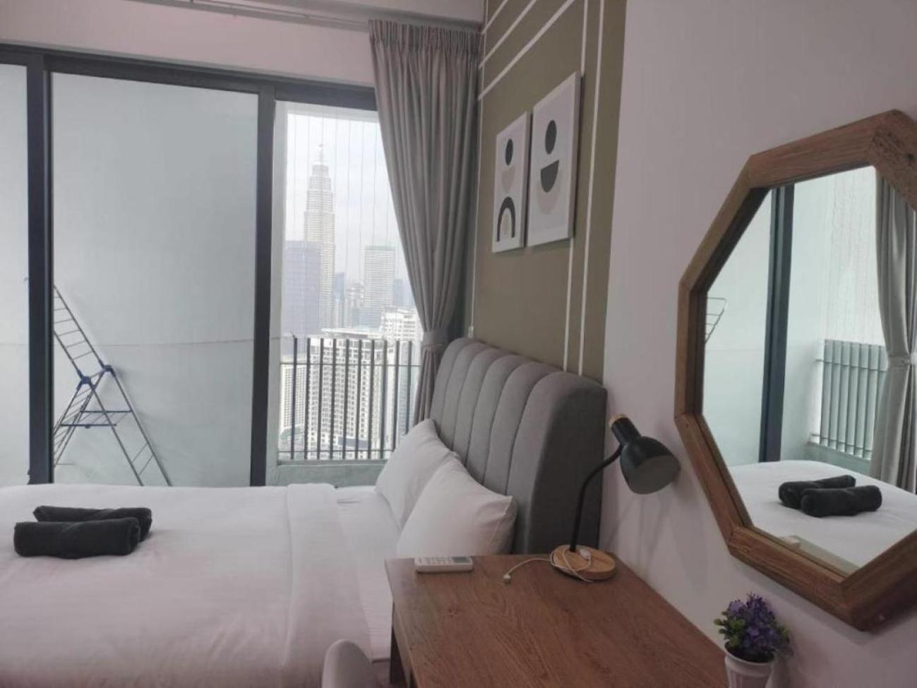 The Luxe Colony Klcc By Sky Pool Apartment Kuala Lumpur Exterior foto
